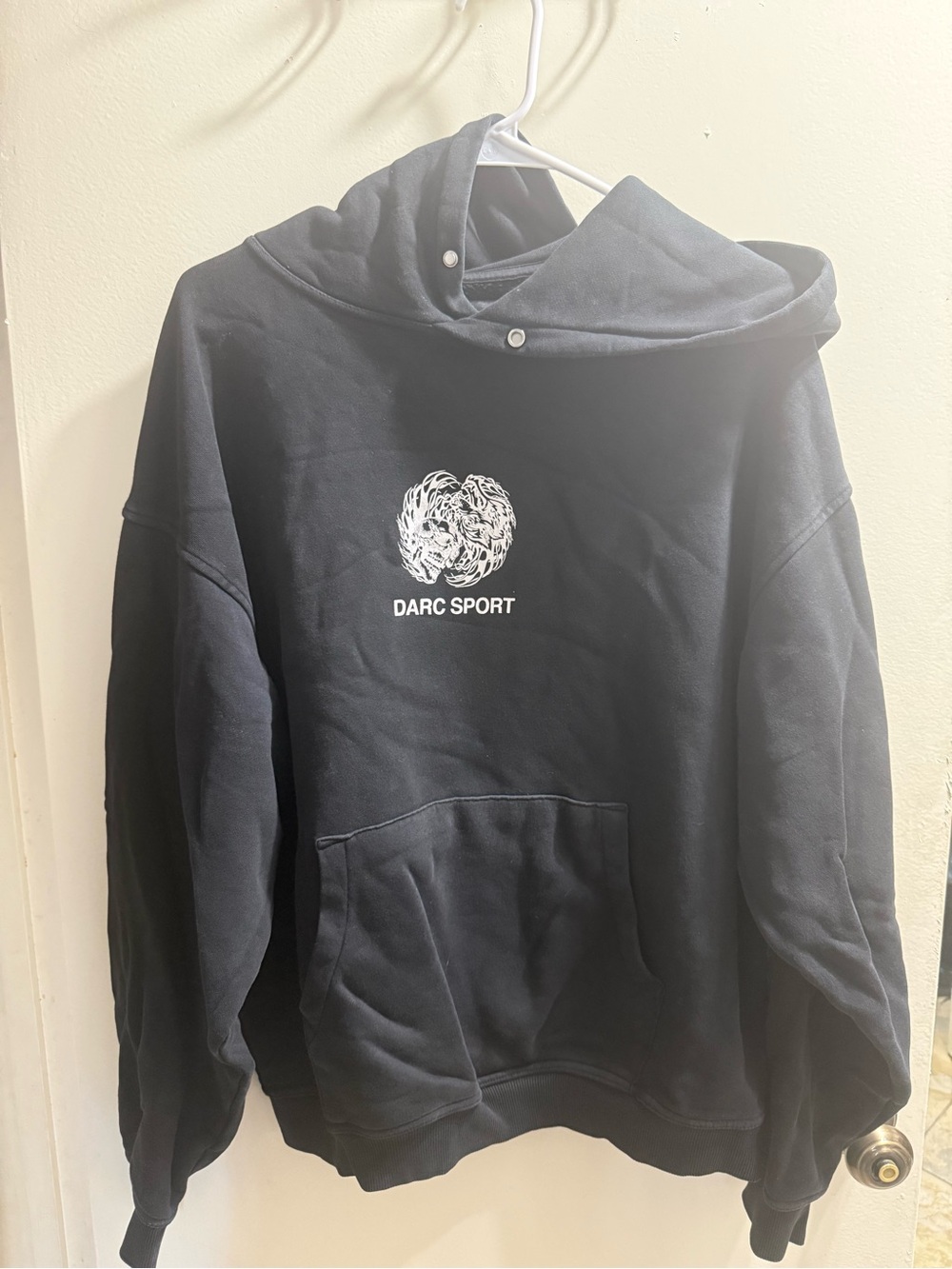 DARC SPORT Men's black Graphic Hoodie